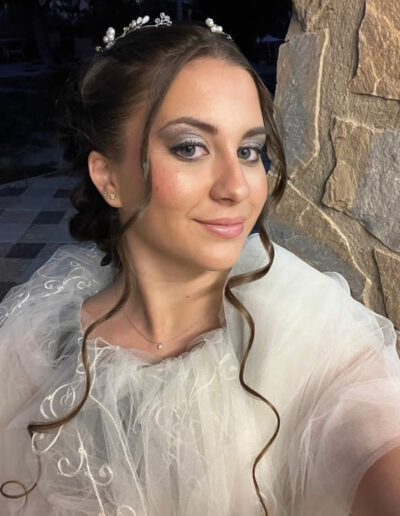 Maquillaje y peinado romántico de novia
