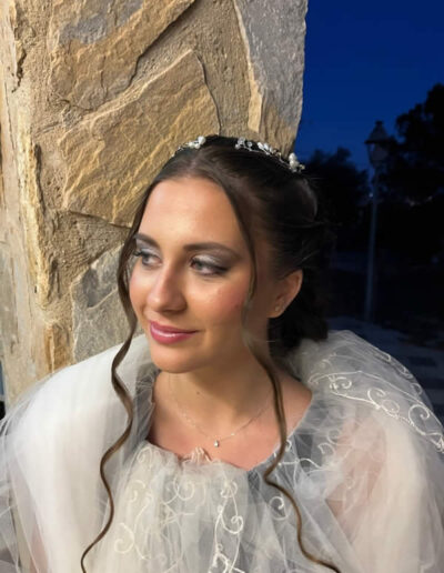 Maquillaje y peinado romántico de novia